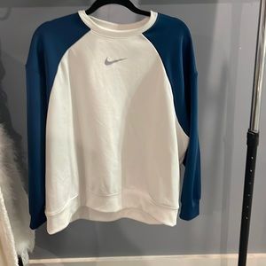 Nike pullover